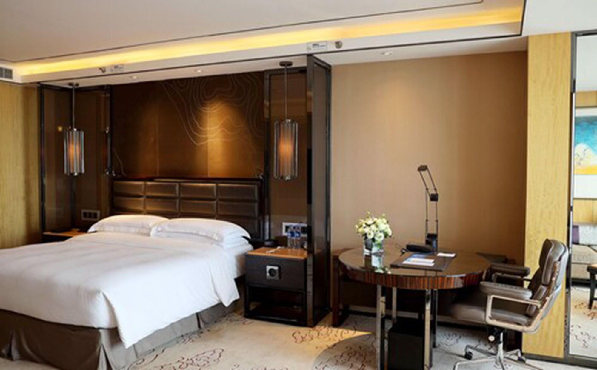 Hilton Zhongshan Downtown Экстерьер фото